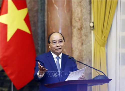 Chủ tịch nước Nguyễn Xuân Phúc gặp mặt đoàn đại biểu Tổng hội Xây dựng Việt Nam  

